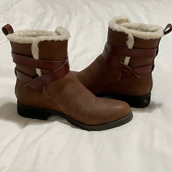 American Eagle Fur Lined Boots Size 9 - Picture 5 of 5